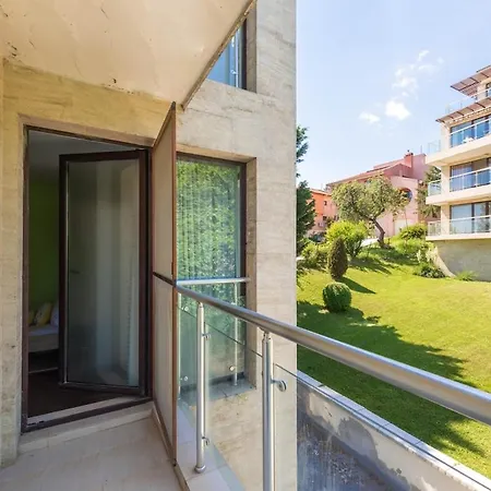 Spacious Family Апартаменти Варна